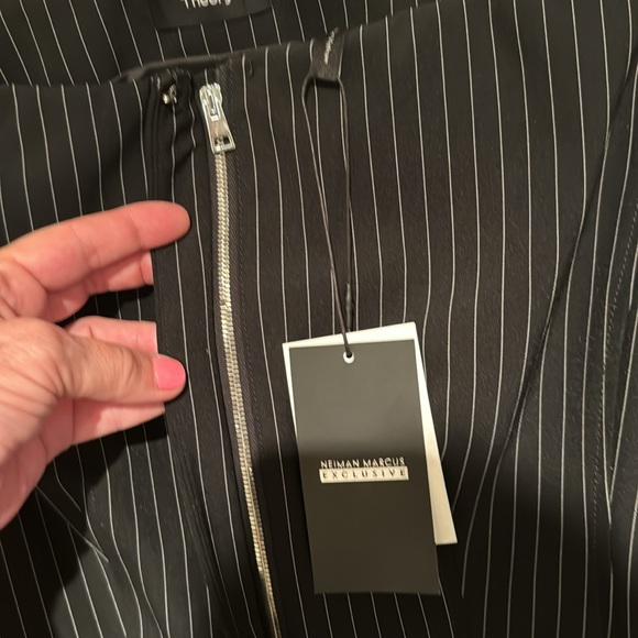 THEORY OFF THE SHOULDER PERFORM TECH PINSTRIPE BLAZER IN BLACK SIZE 2 - Picture 15 of 15